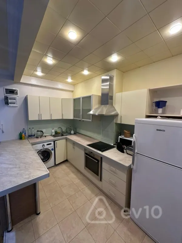 Kirayə verilir 3 otaqlı yeni tikili 110 m²