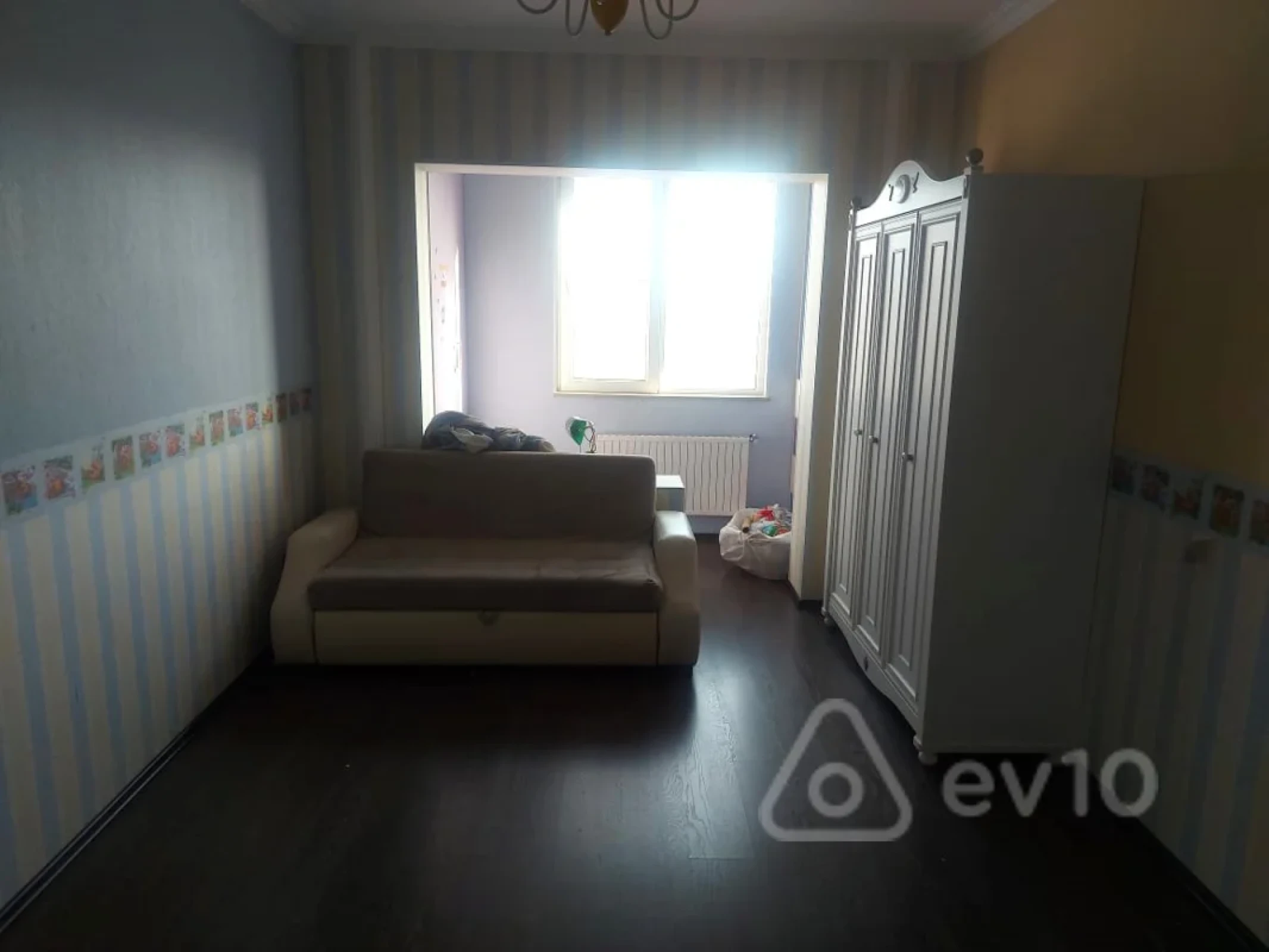 Satılır 3 otaqlı köhnə tikili 80 m²