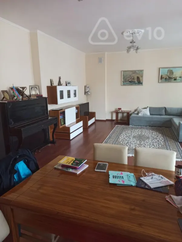 Kirayə verilir 3 otaqlı yeni tikili 137 m²