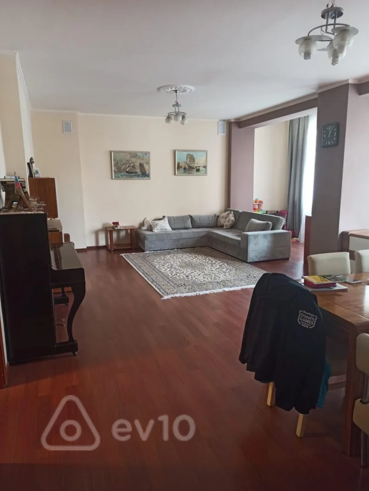Kirayə verilir 3 otaqlı yeni tikili 137 m²