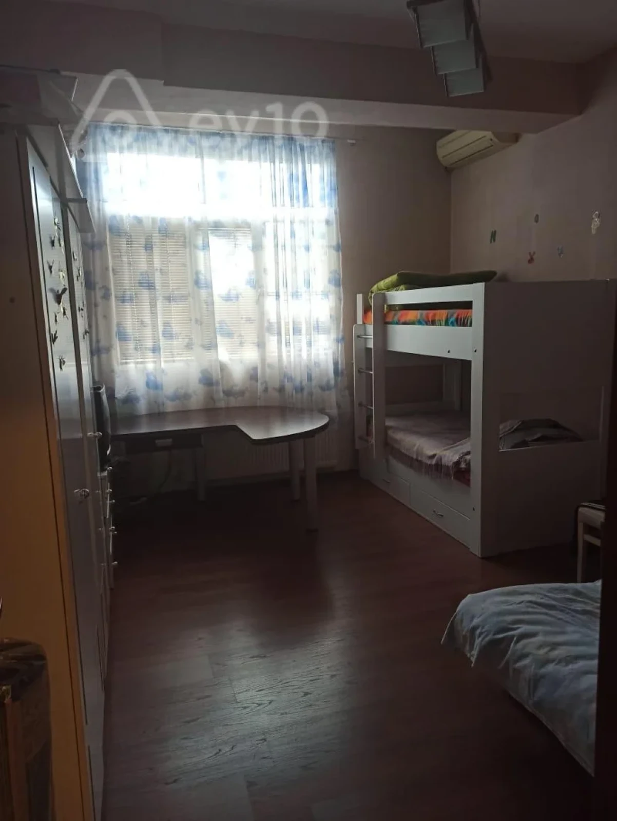 Kirayə verilir 3 otaqlı yeni tikili 137 m²