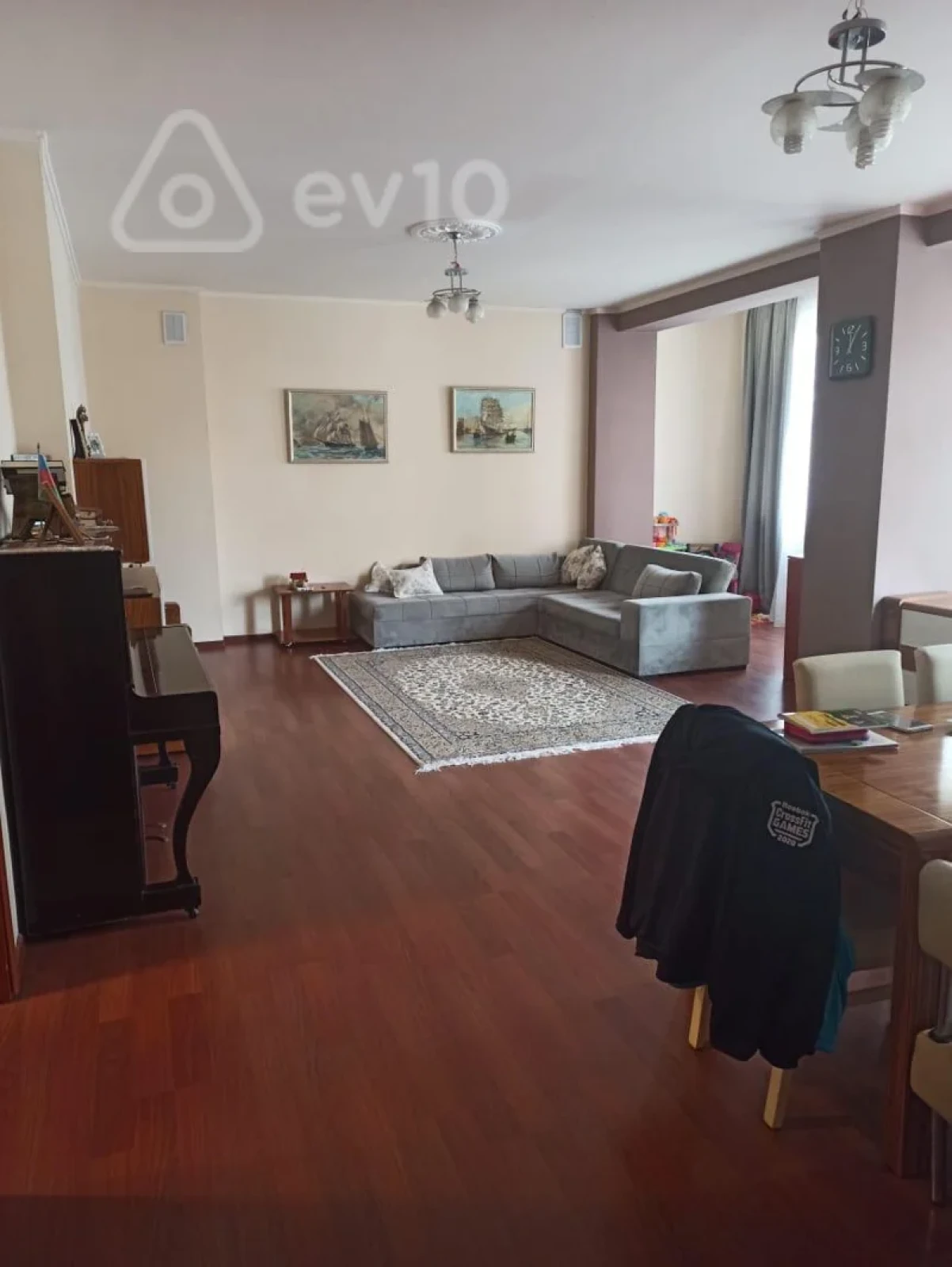 Kirayə verilir 3 otaqlı yeni tikili 137 m²