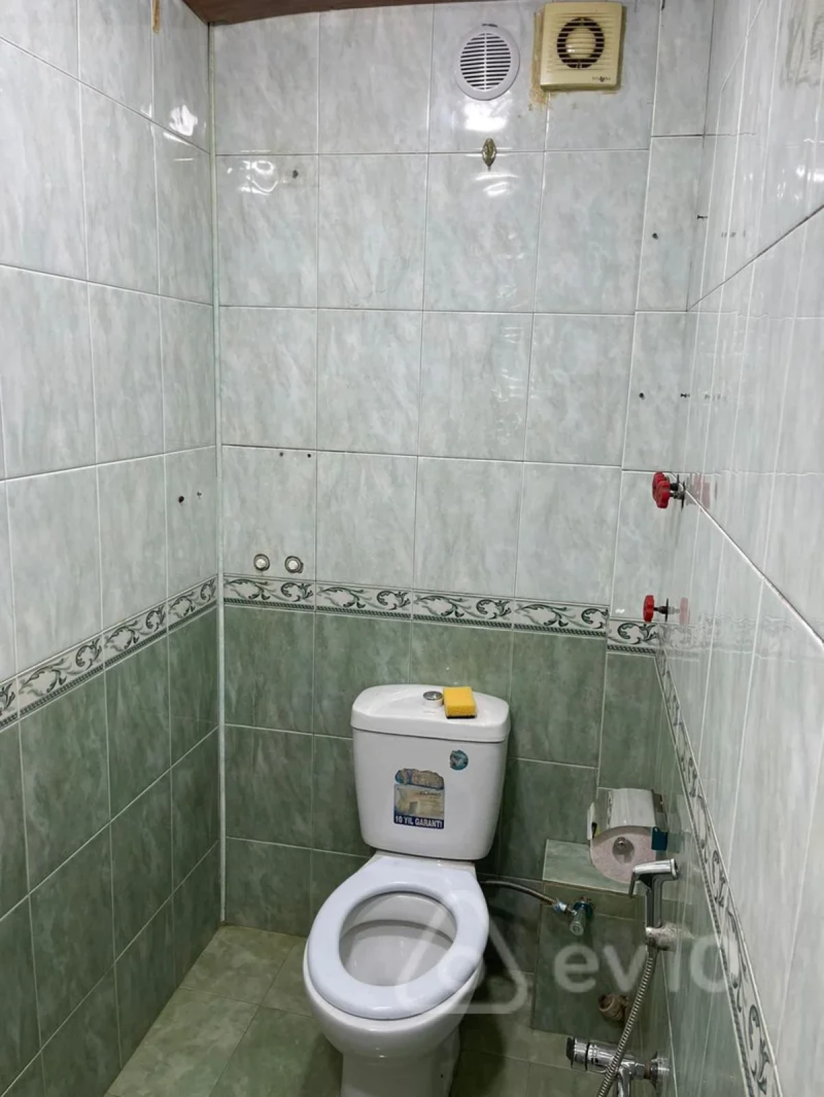 Kirayə verilir 3 otaqlı köhnə tikili 50 m²