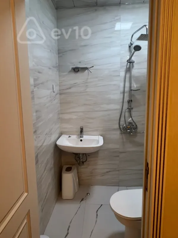 Kirayə verilir 3 otaqlı yeni tikili 105 m²
