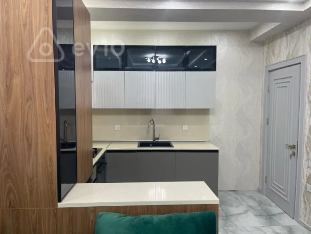 Kirayə verilir 2 otaqlı yeni tikili 65 m²