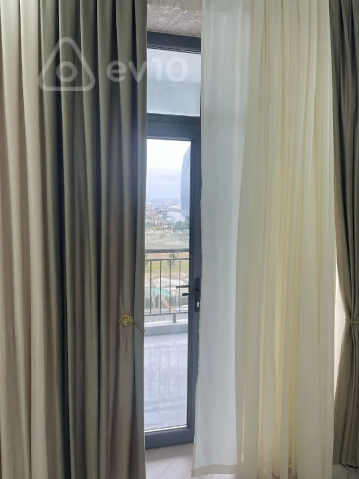 Kirayə verilir 2 otaqlı yeni tikili 65 m²