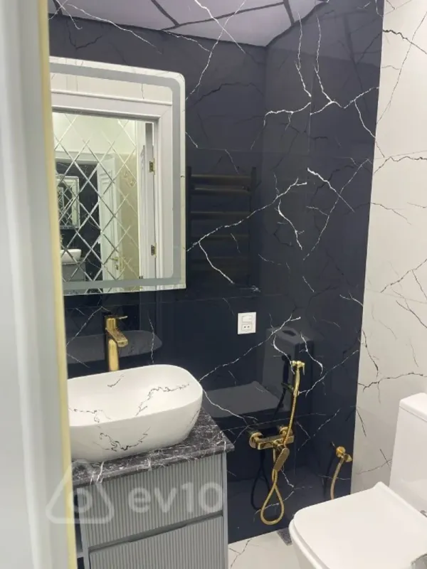 Kirayə verilir 2 otaqlı yeni tikili 65 m²