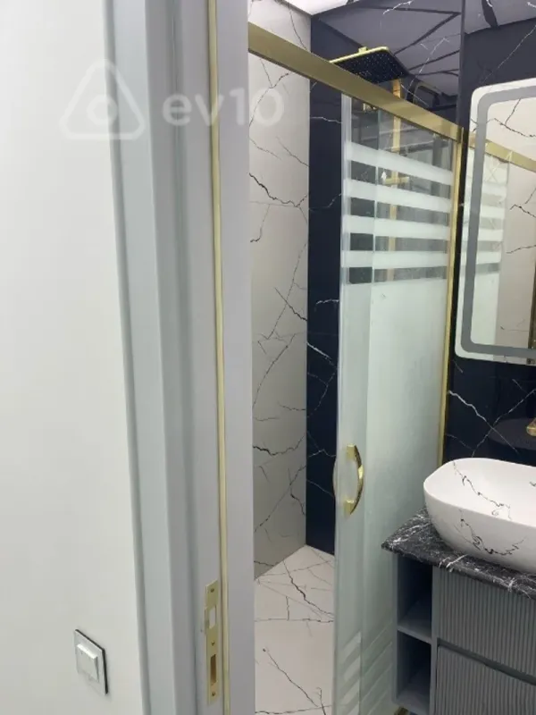 Kirayə verilir 2 otaqlı yeni tikili 65 m²