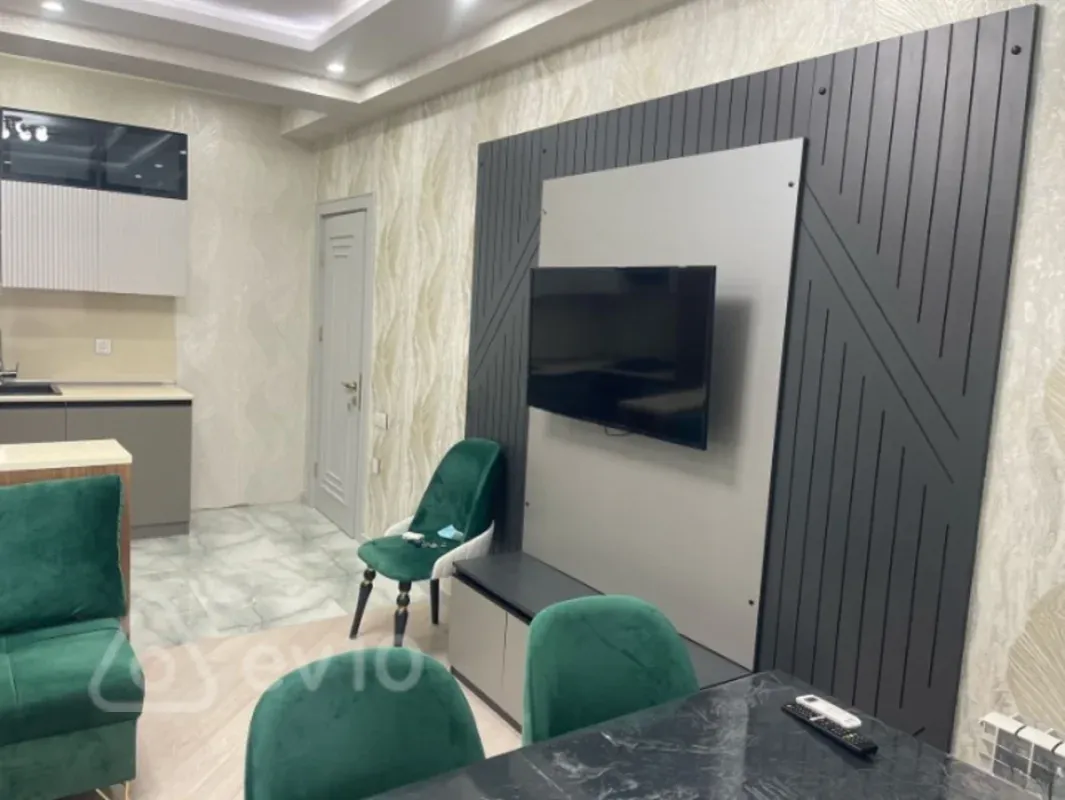 Kirayə verilir 2 otaqlı yeni tikili 65 m²