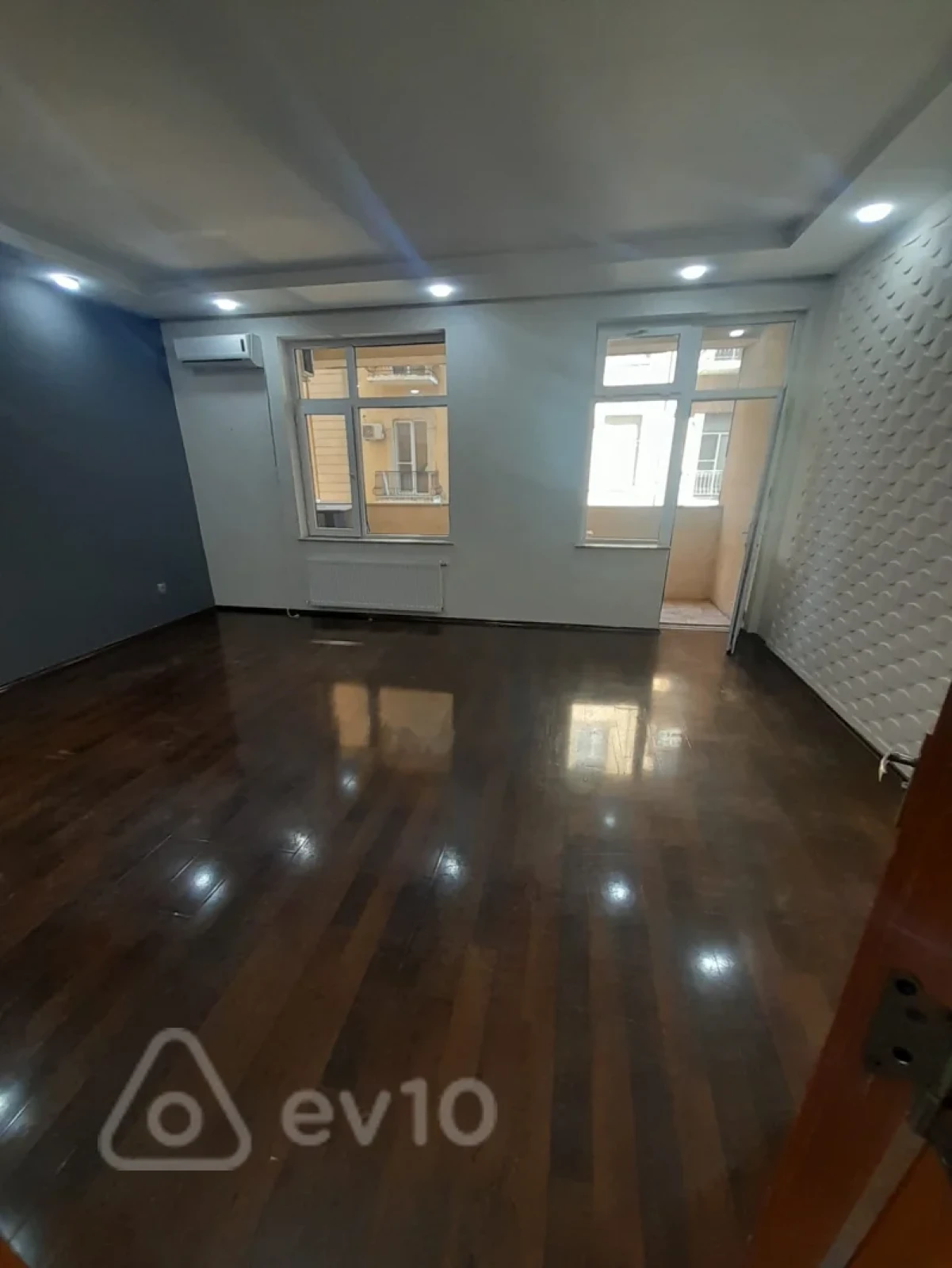 Kirayə verilir mənzil 150 m²