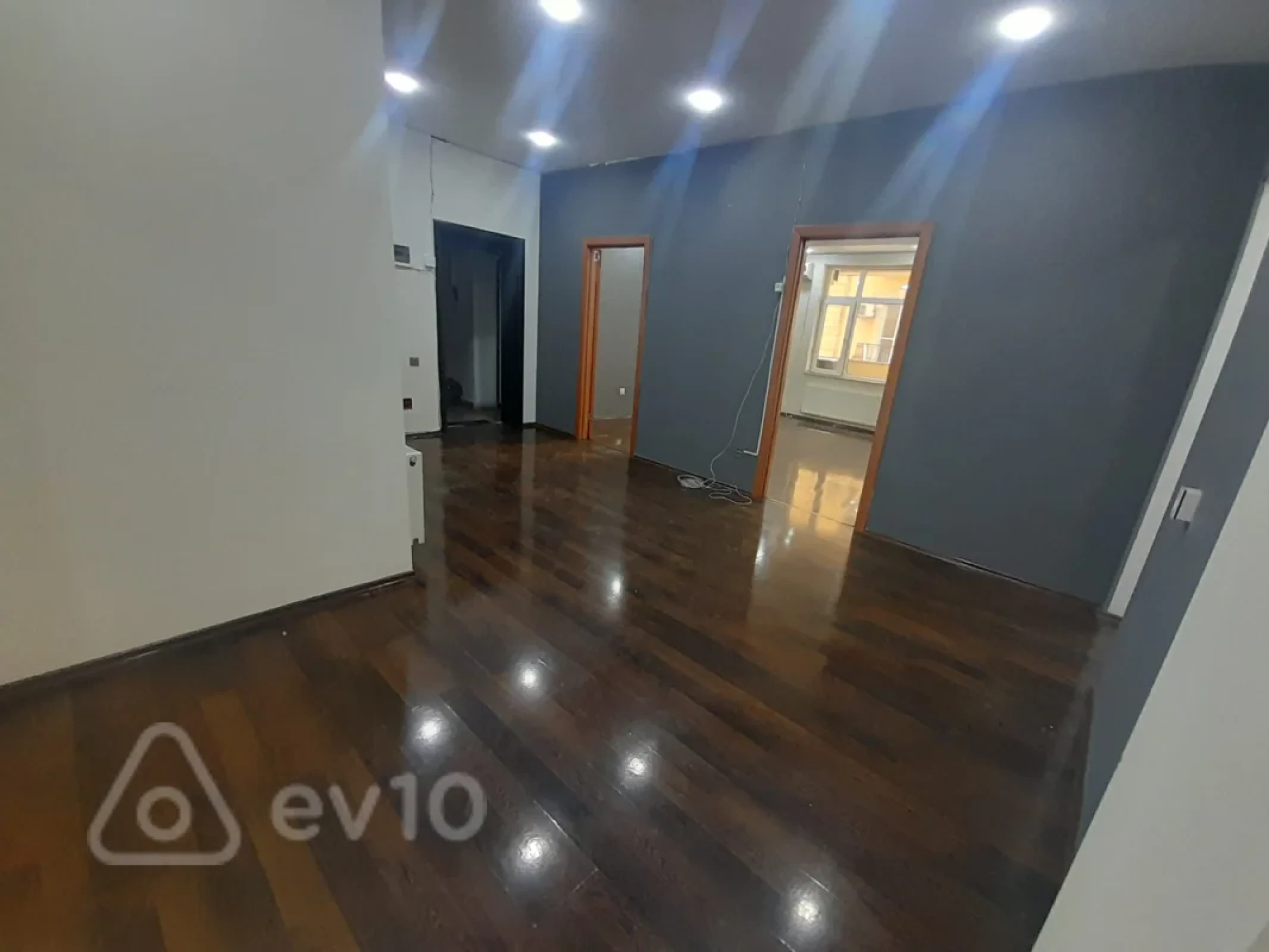 Kirayə verilir mənzil 150 m²