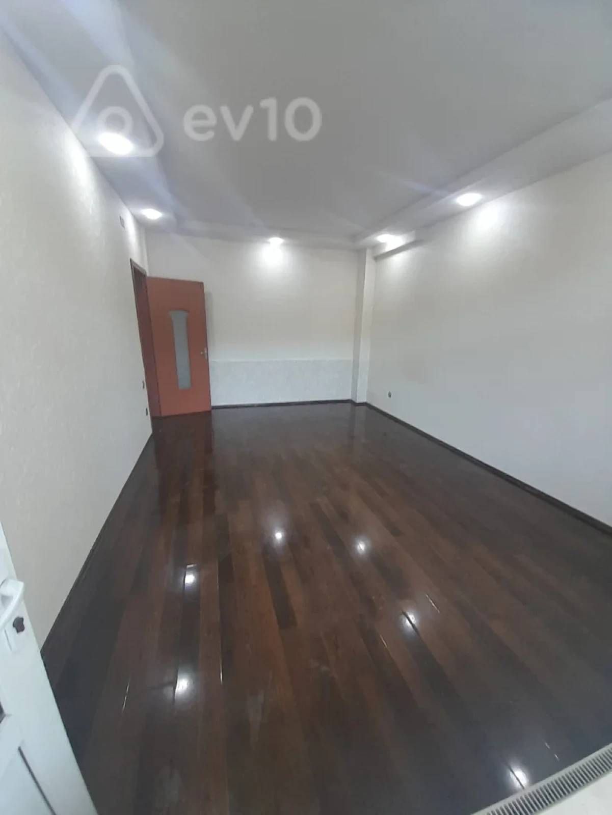 Kirayə verilir mənzil 150 m²