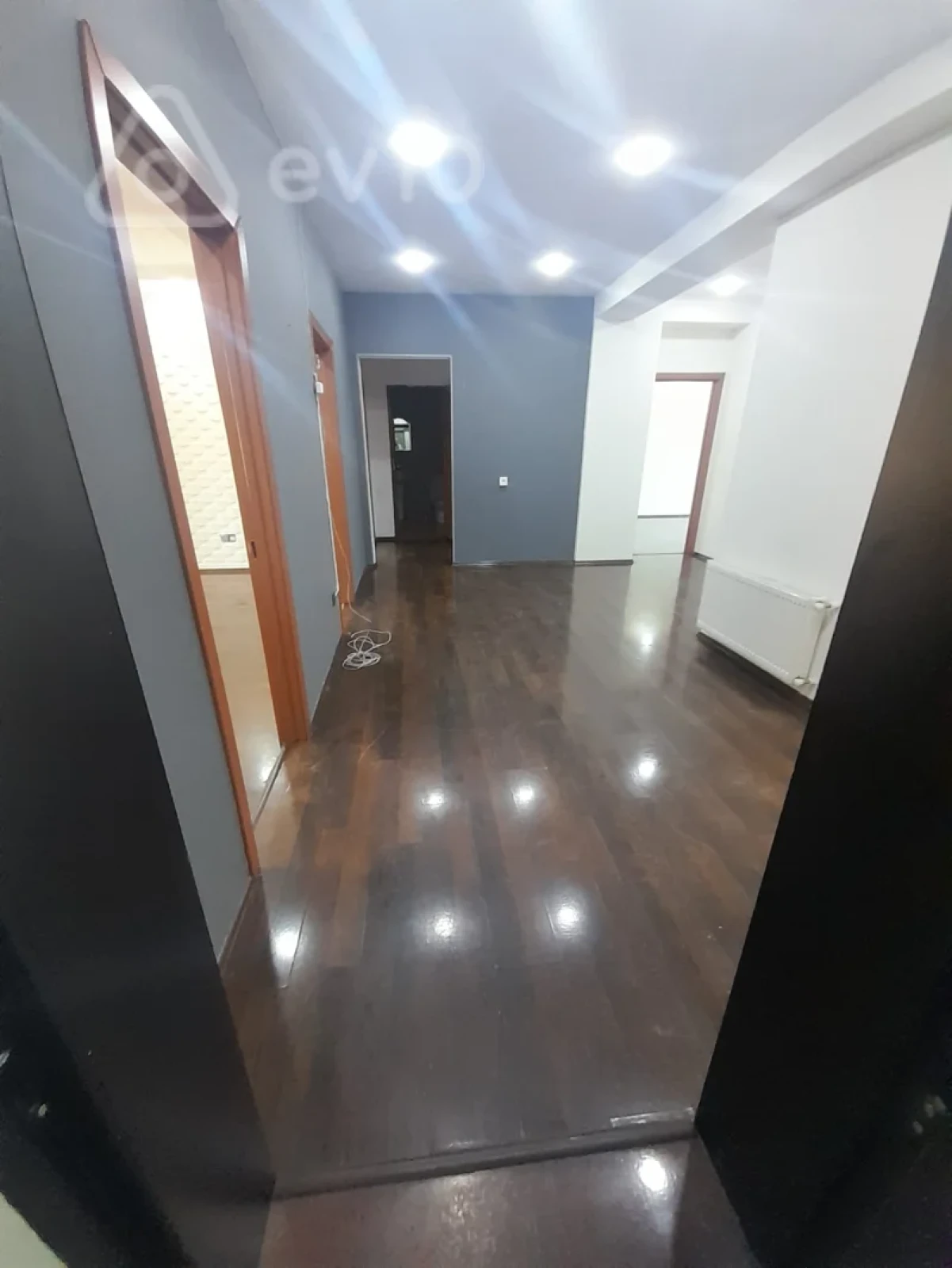 Kirayə verilir mənzil 150 m²