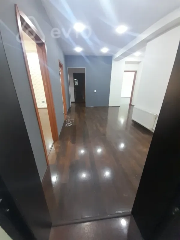 Kirayə verilir mənzil 150 m²