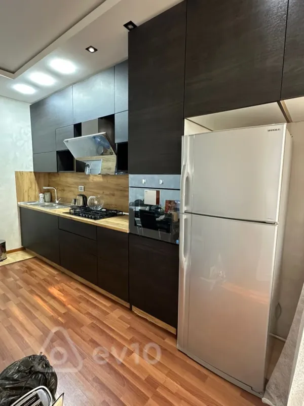 Kirayə verilir 2 otaqlı yeni tikili 85 m²