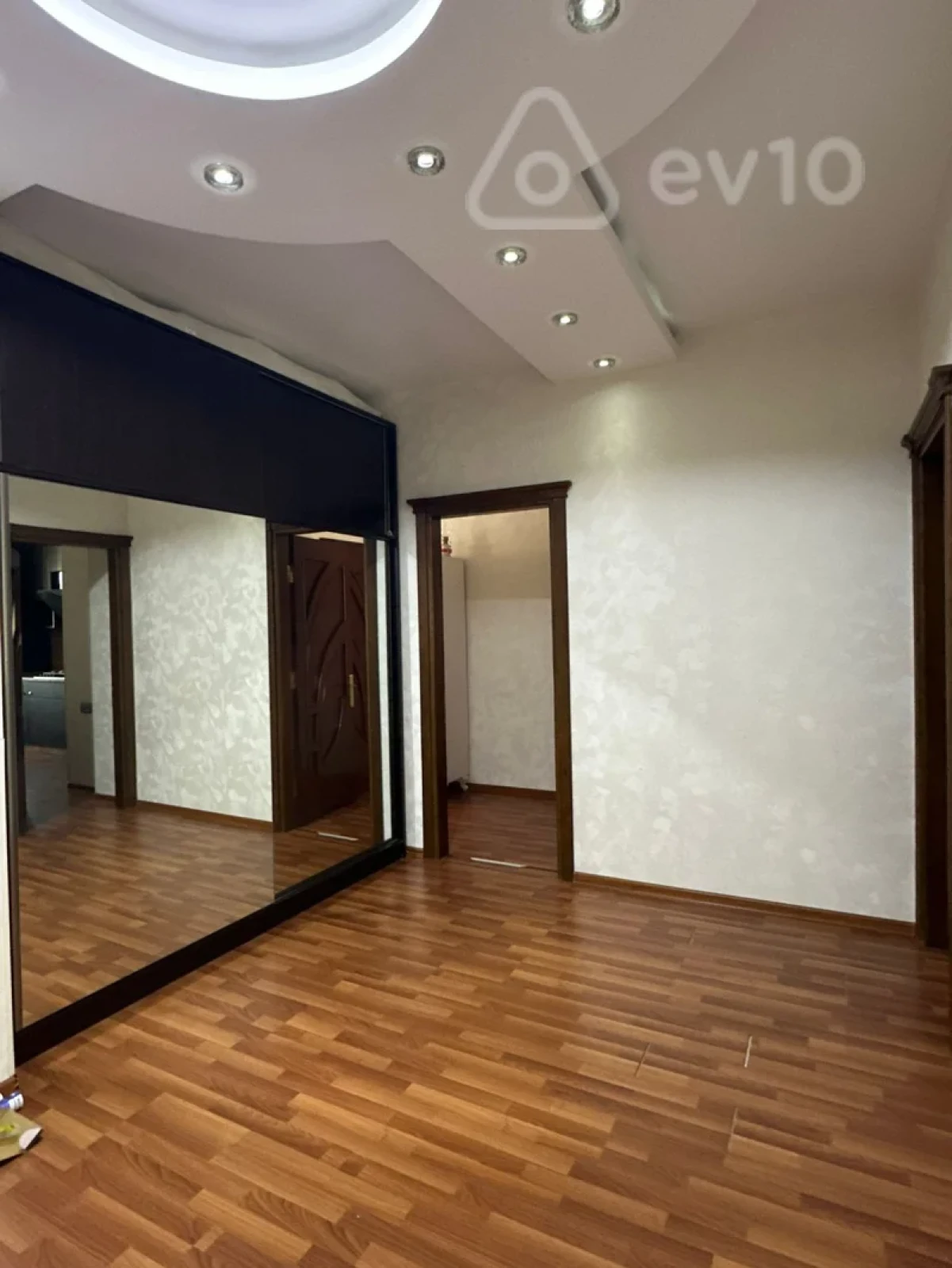 Kirayə verilir 2 otaqlı yeni tikili 85 m²