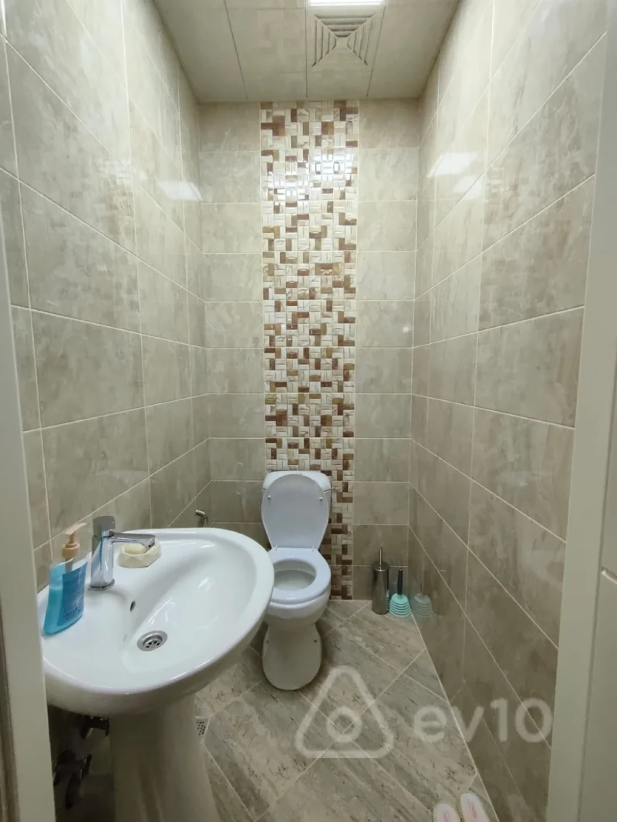 Kirayə verilir 3 otaqlı yeni tikili 150 m²