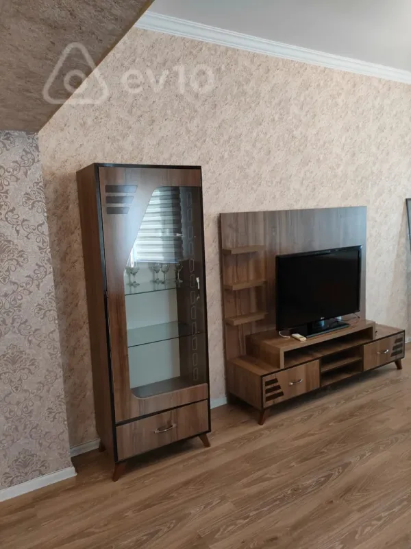 Kirayə verilir 3 otaqlı yeni tikili 150 m²
