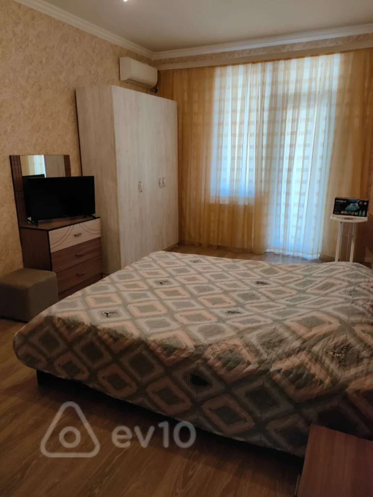 Kirayə verilir 3 otaqlı yeni tikili 150 m²