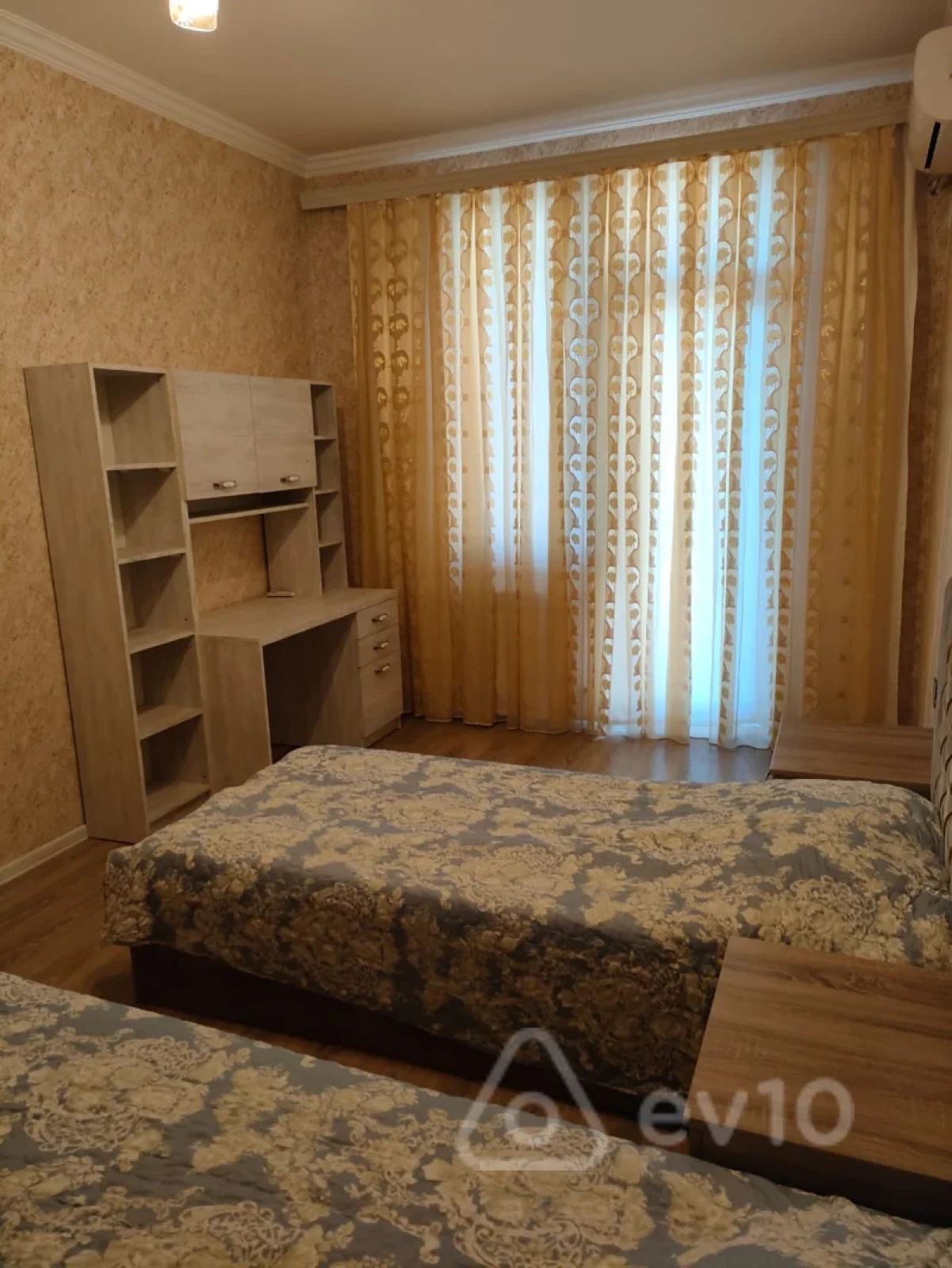 Kirayə verilir 3 otaqlı yeni tikili 150 m²