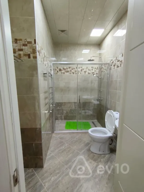 Kirayə verilir 3 otaqlı yeni tikili 150 m²