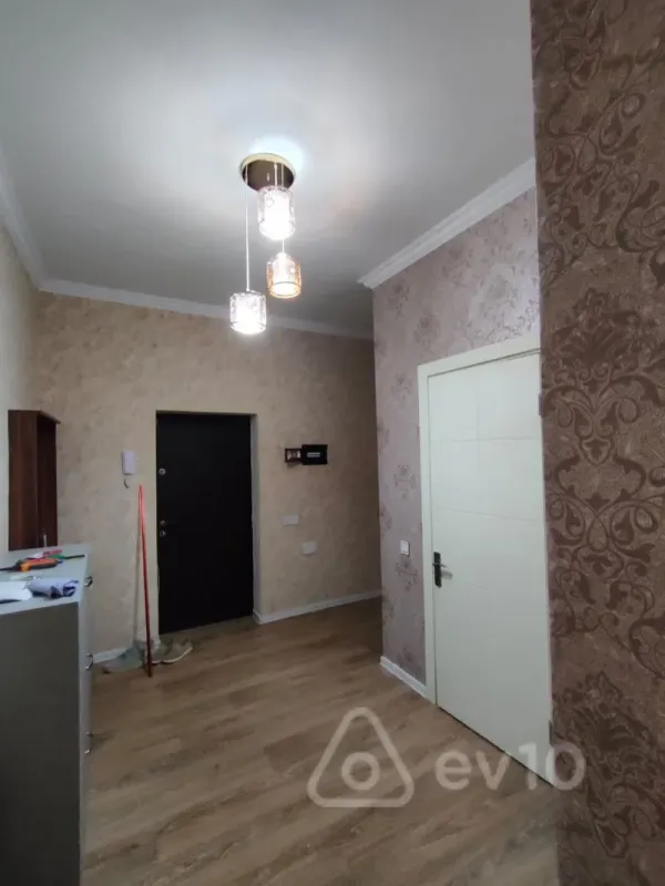 Kirayə verilir 3 otaqlı yeni tikili 150 m²