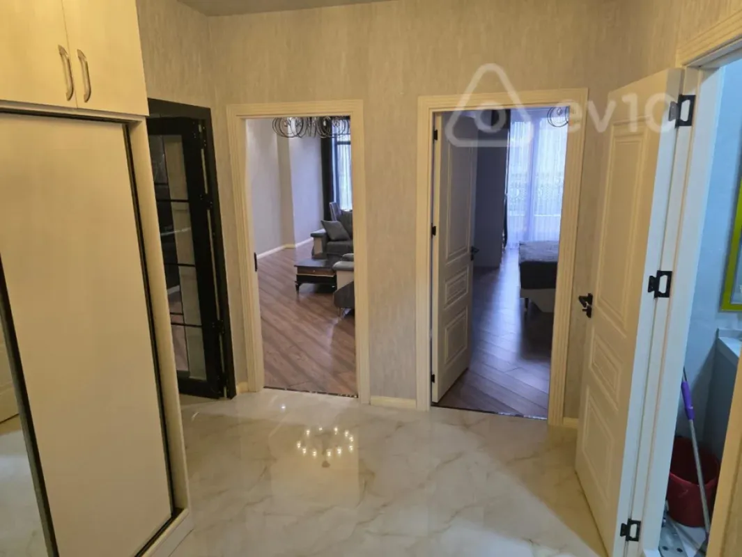 Kirayə verilir 2 otaqlı yeni tikili 80 m²
