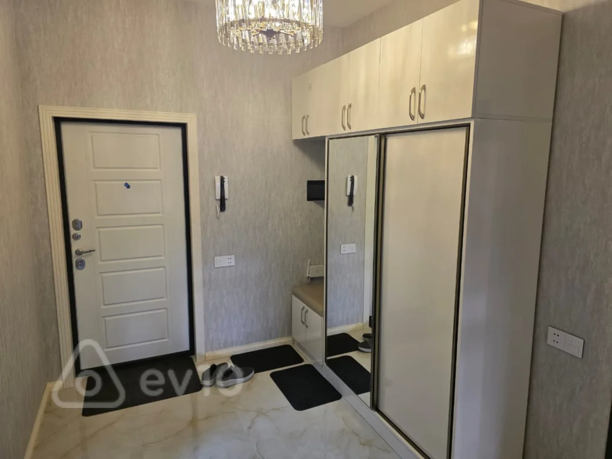 Kirayə verilir 2 otaqlı yeni tikili 80 m²