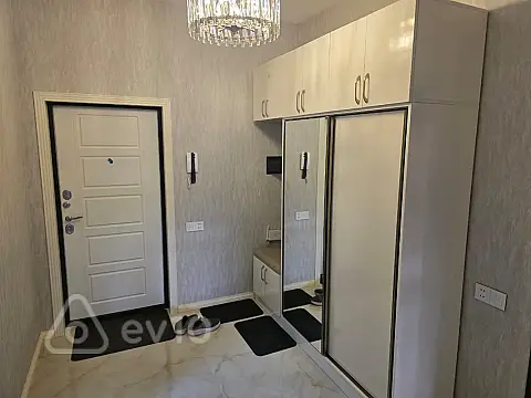 Kirayə verilir 2 otaqlı yeni tikili 80 m²