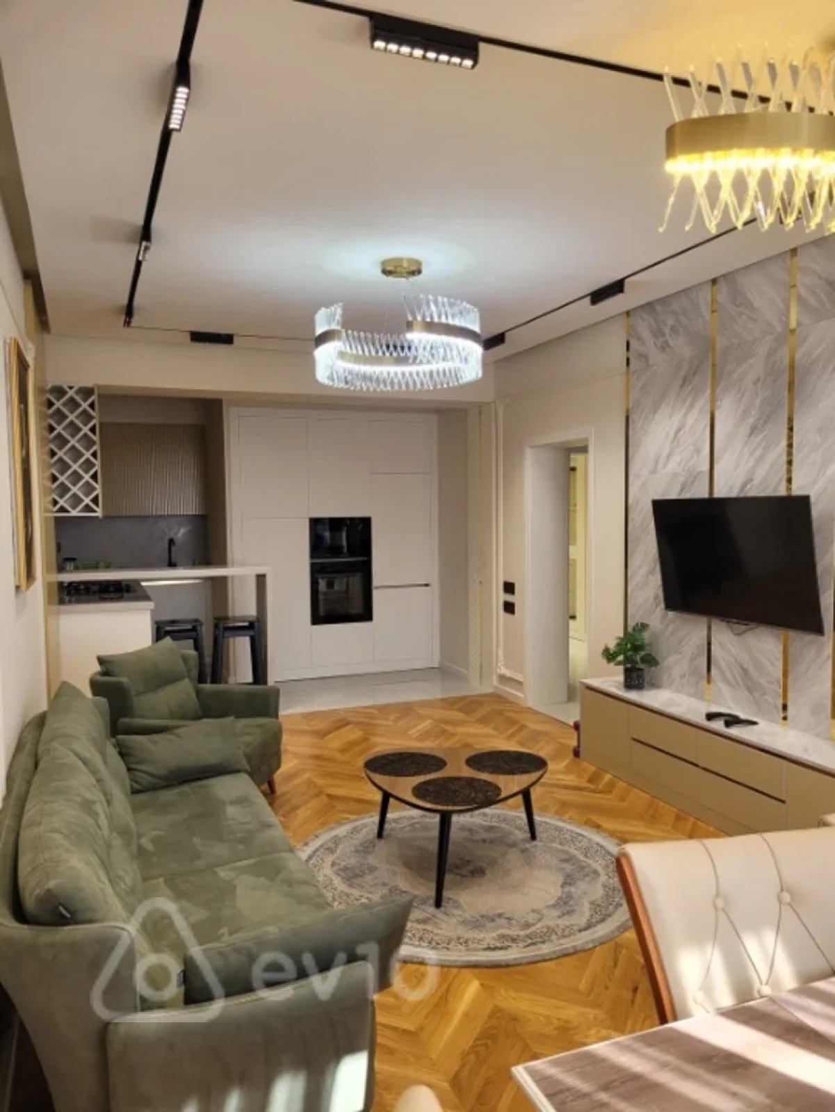 Kirayə verilir 2 otaqlı yeni tikili 70 m²