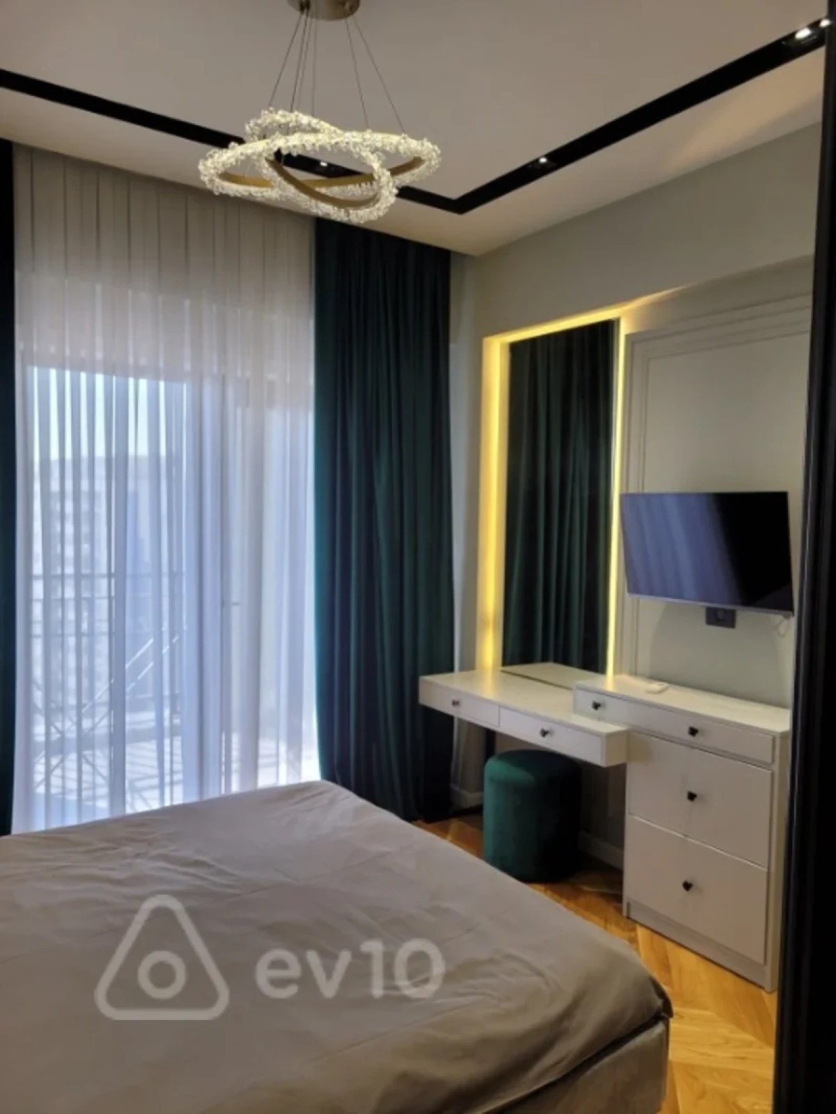 Kirayə verilir 2 otaqlı yeni tikili 70 m²