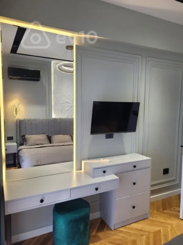 Kirayə verilir 2 otaqlı yeni tikili 70 m²