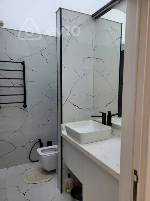 Kirayə verilir 2 otaqlı yeni tikili 70 m²