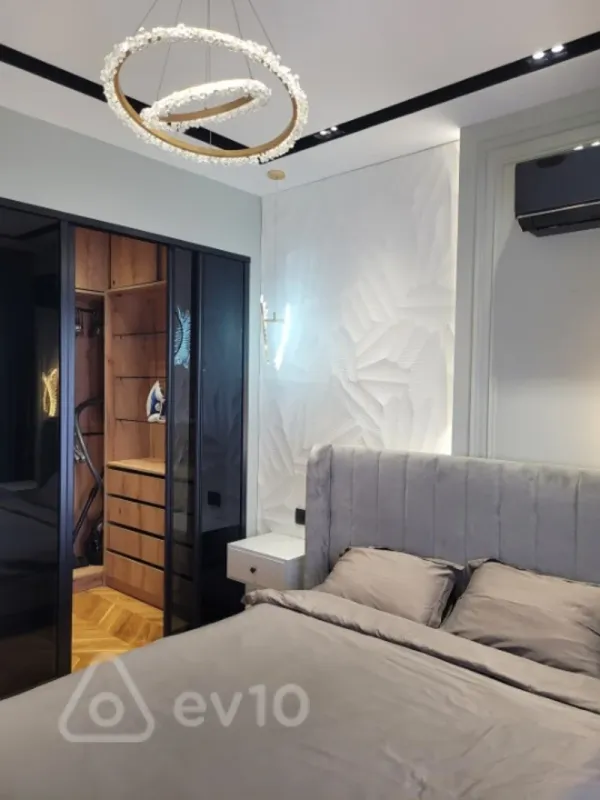 Kirayə verilir 2 otaqlı yeni tikili 70 m²