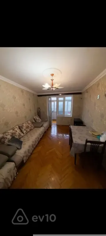 Kirayə verilir 2 otaqlı köhnə tikili 45 m²