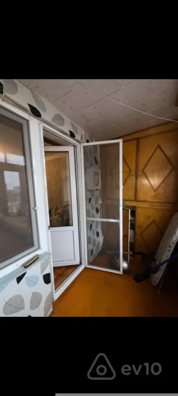 Kirayə verilir 2 otaqlı köhnə tikili 45 m²