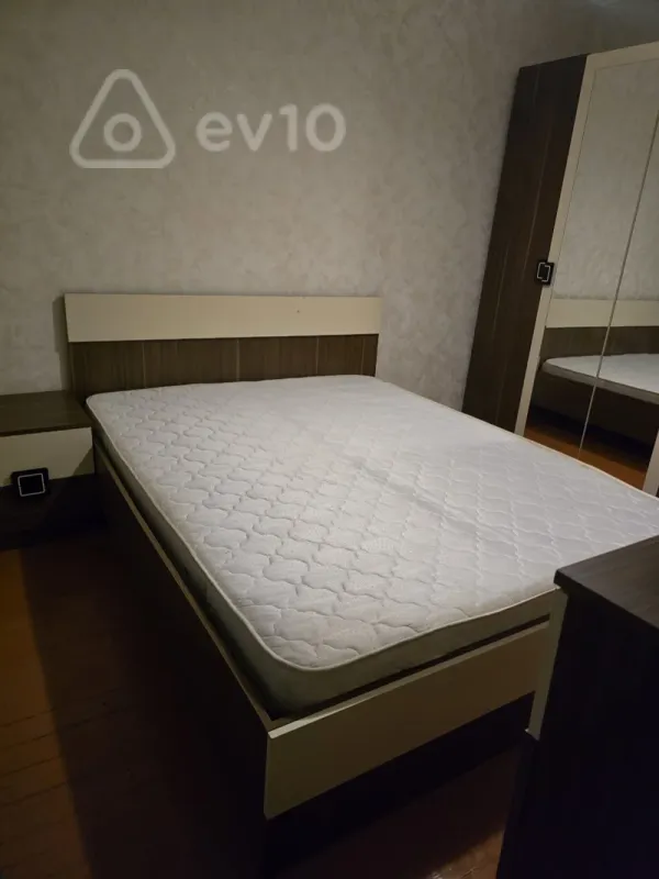 Kirayə verilir 3 otaqlı köhnə tikili 65 m²