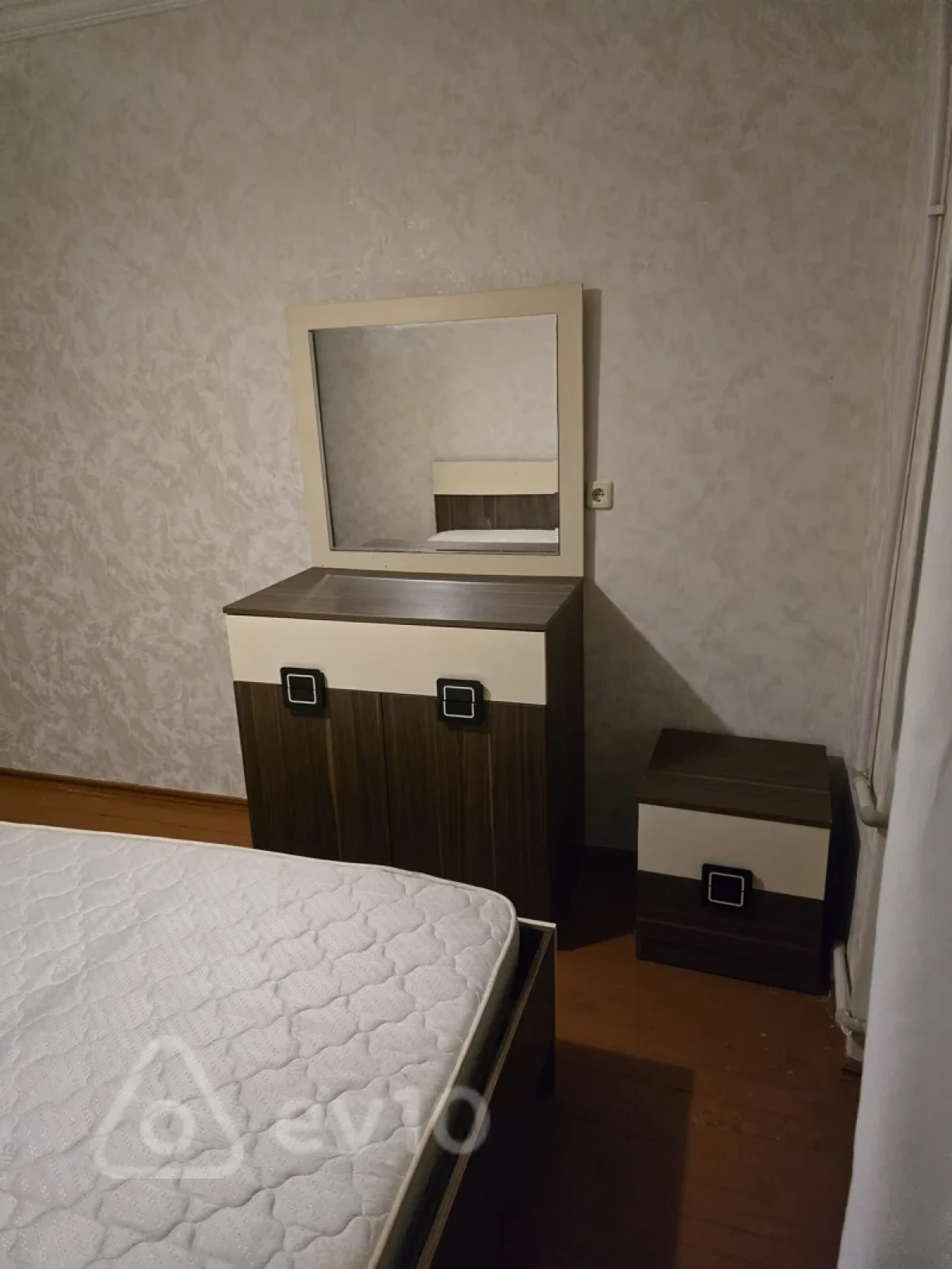 Kirayə verilir 3 otaqlı köhnə tikili 65 m²