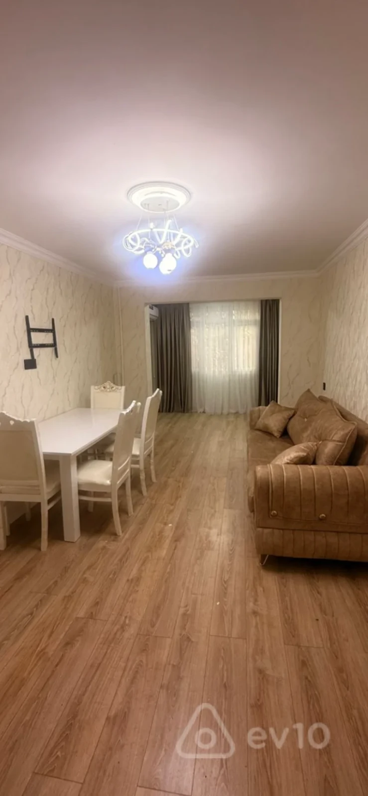 Kirayə verilir 2 otaqlı köhnə tikili 59 m²