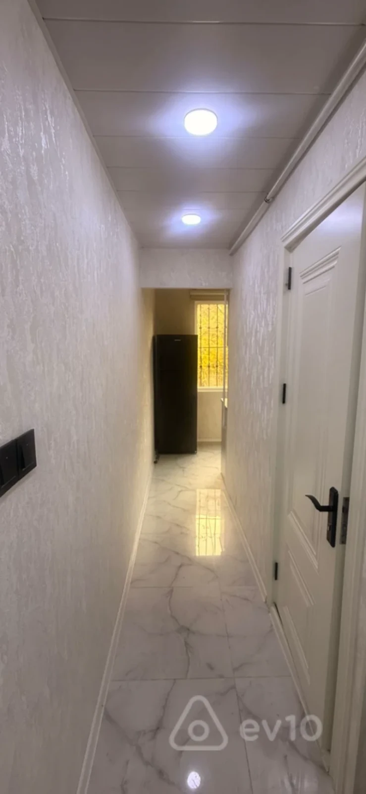 Kirayə verilir 2 otaqlı köhnə tikili 59 m²