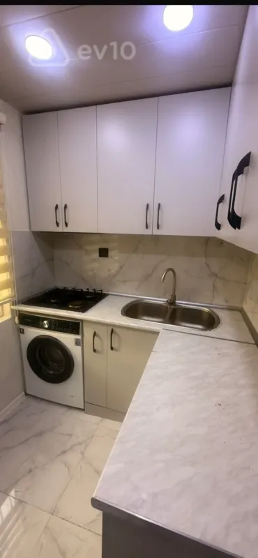 Kirayə verilir 2 otaqlı köhnə tikili 59 m²