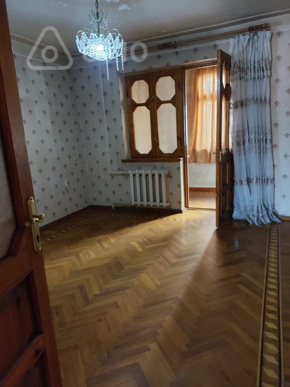 Satılır 4 otaqlı köhnə tikili 90 m²