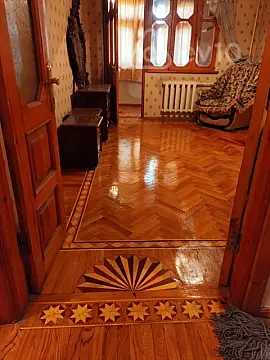 Satılır 4 otaqlı köhnə tikili 90 m²