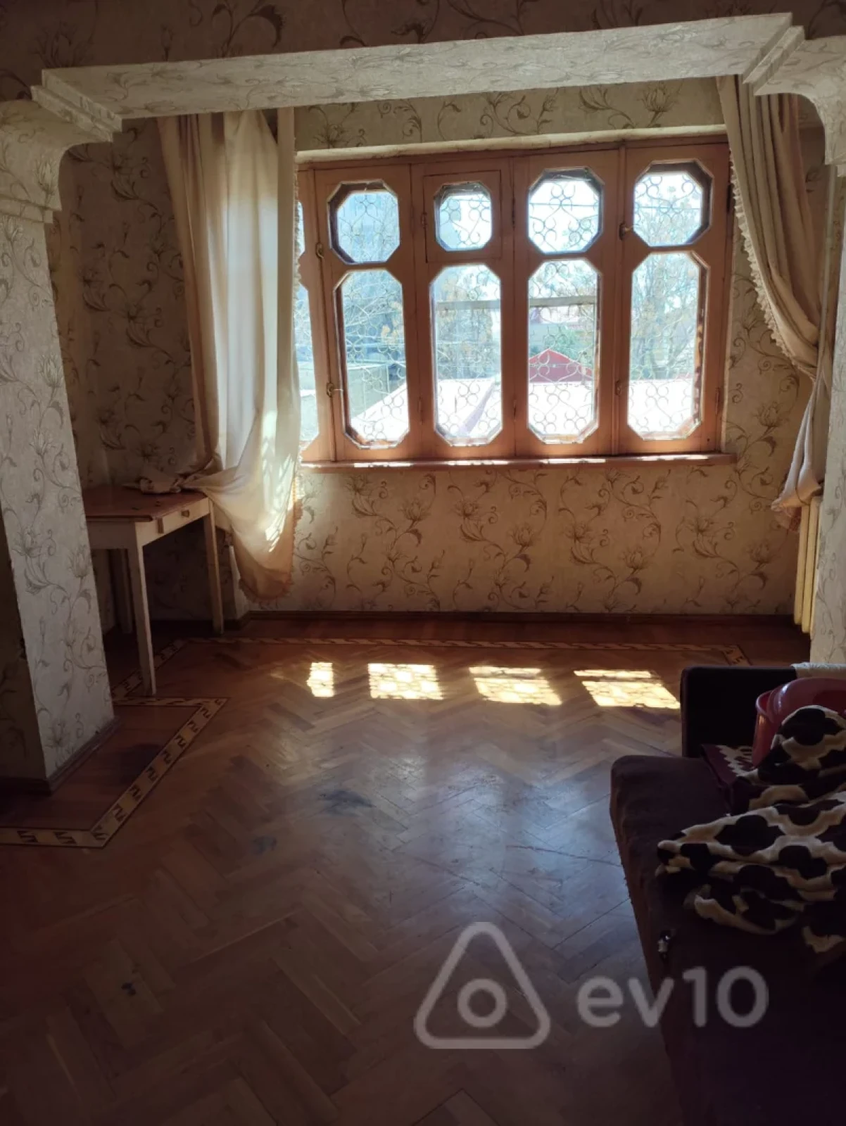 Satılır 4 otaqlı köhnə tikili 90 m²