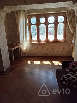 Satılır 4 otaqlı köhnə tikili 90 m²
