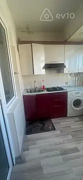Kirayə verilir 2 otaqlı köhnə tikili 60 m²