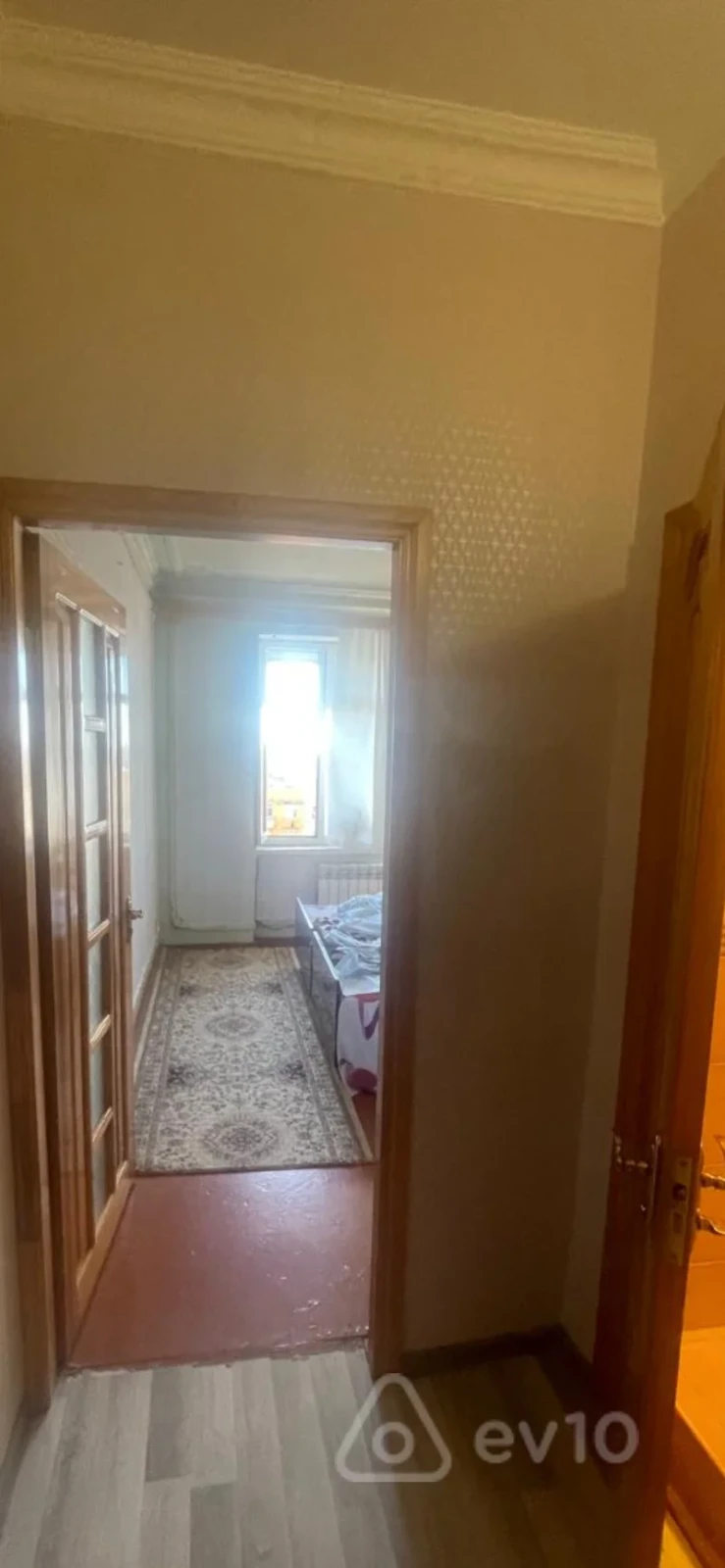 Kirayə verilir 2 otaqlı köhnə tikili 60 m²