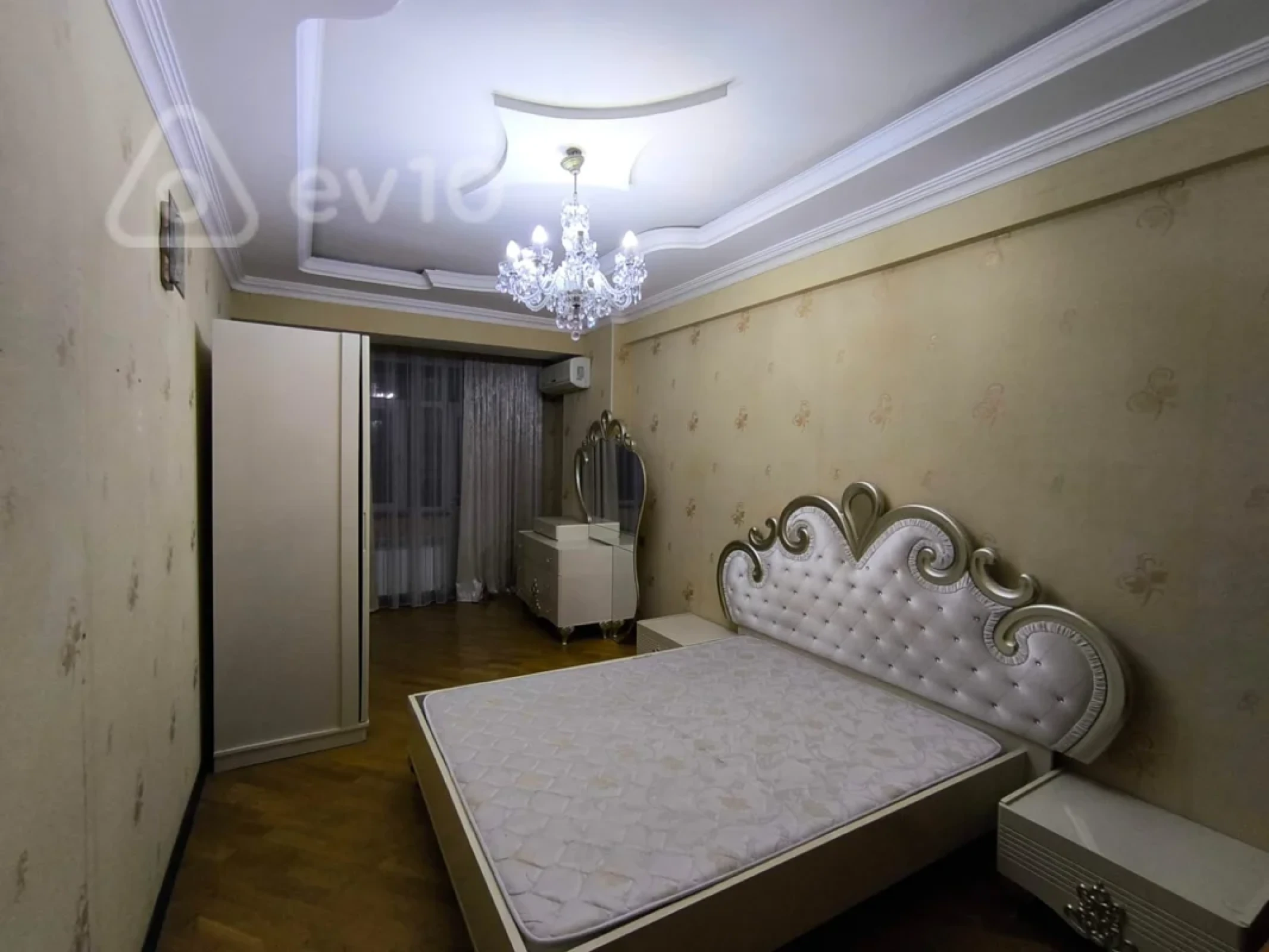 Kirayə verilir 4 otaqlı yeni tikili 155 m²