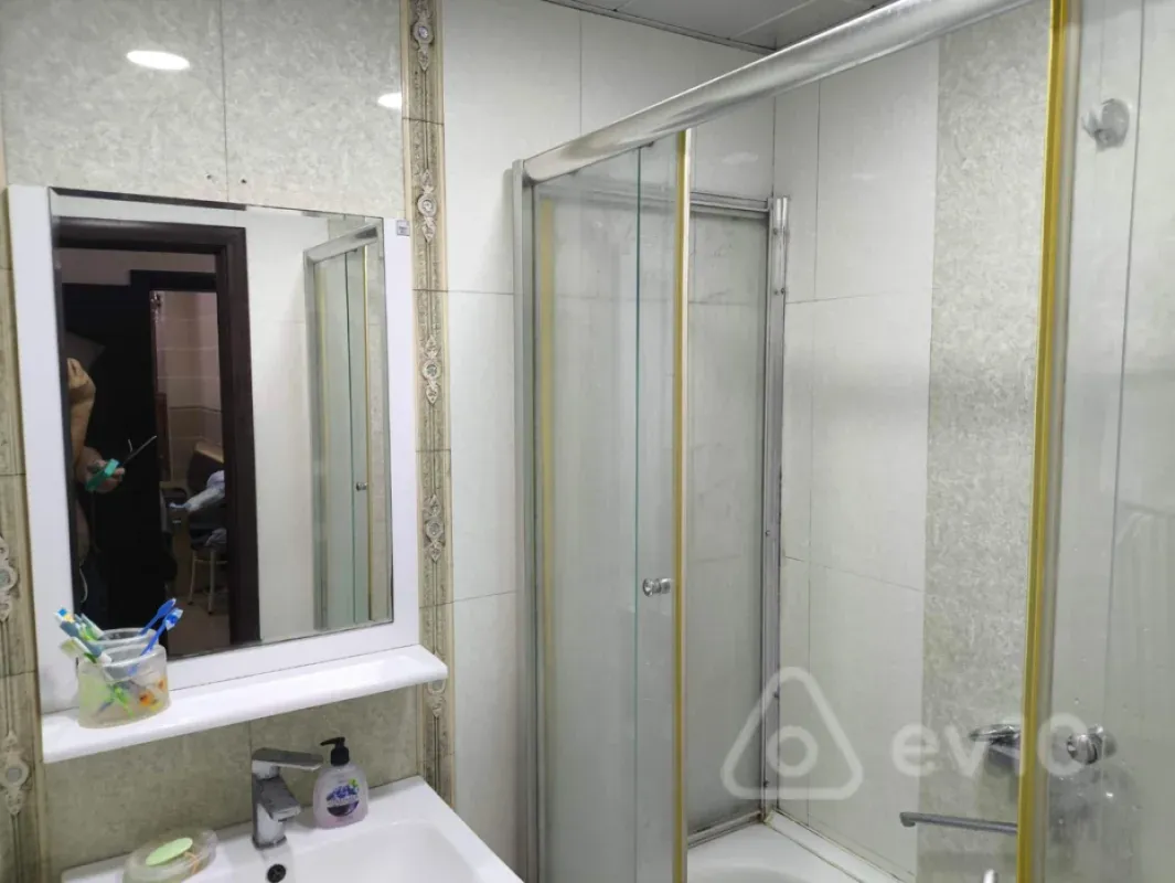 Kirayə verilir 4 otaqlı yeni tikili 155 m²
