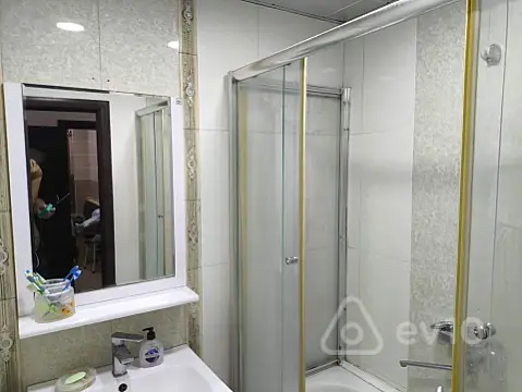Kirayə verilir 4 otaqlı yeni tikili 155 m²